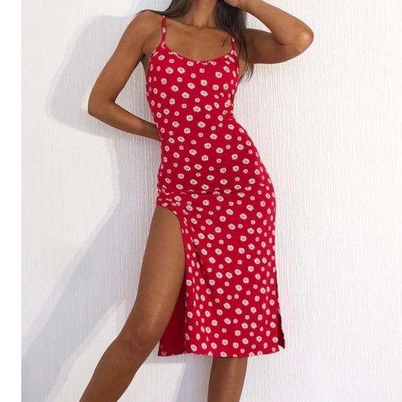 PrettyLittleThing Dresses & Skirts - 🌺 PLT Floral Split Hem Midi Dress